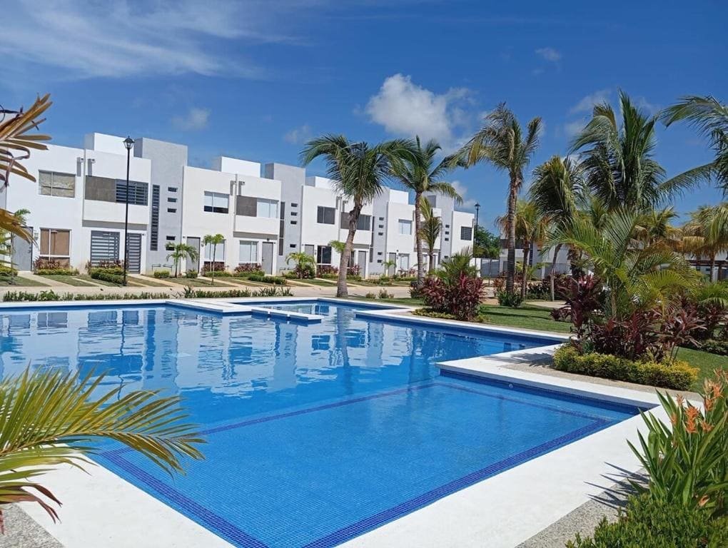 casa en fraccionamiento con alberca